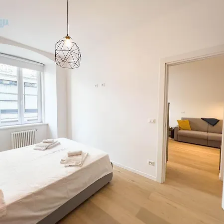 Διαμέρισμα Imbriani 4c Tirabora Short Rent *