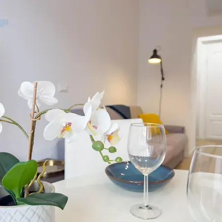 Imbriani 4c Tirabora Short Rent Τεργέστη